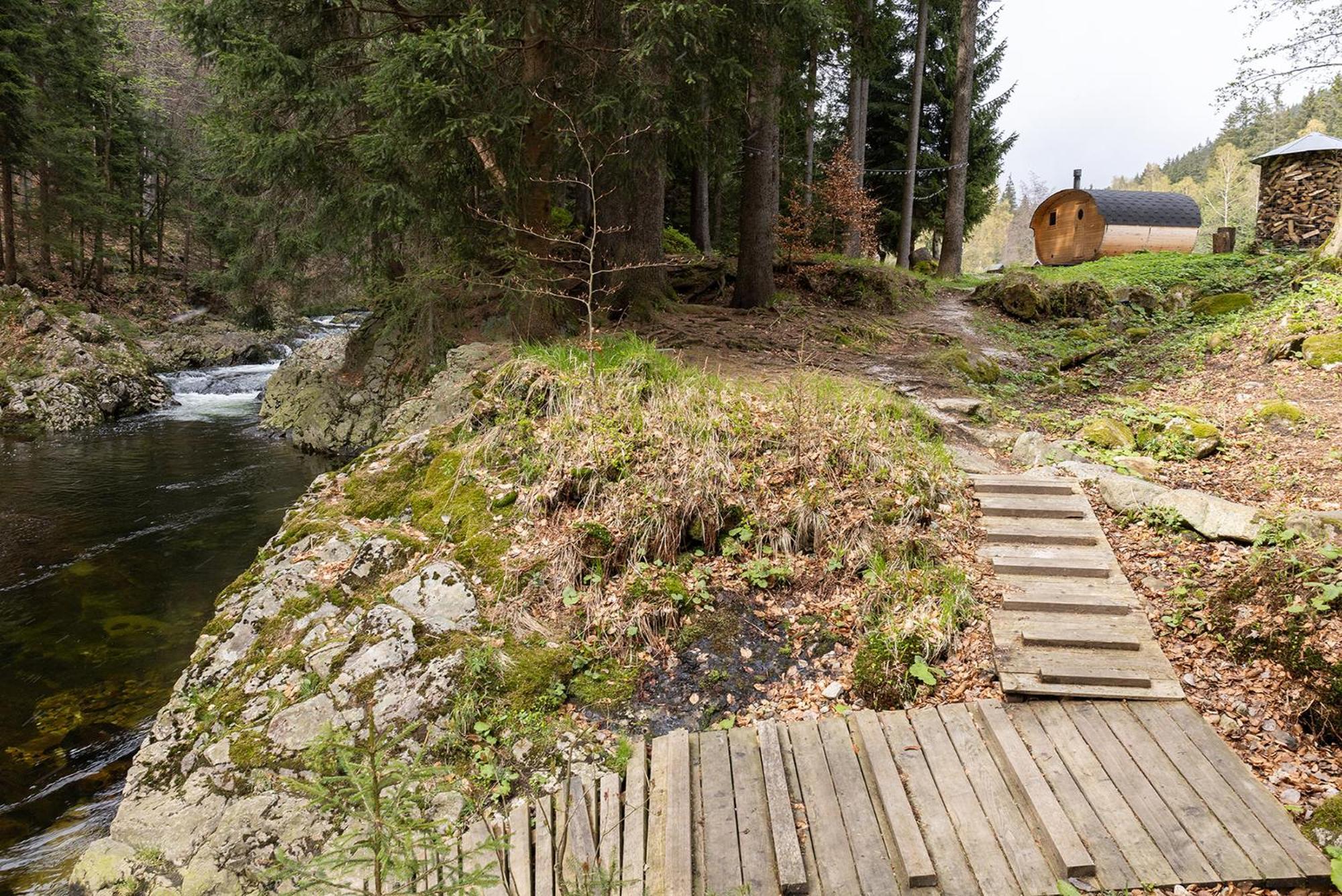 Chalets & Apartments - Base Camp Medvedin Špindlerŭv Mlýn Dış mekan fotoğraf