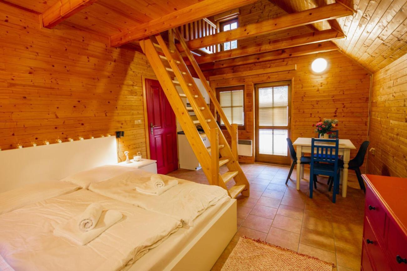 Chalets & Apartments - Base Camp Medvedin Špindlerŭv Mlýn Dış mekan fotoğraf
