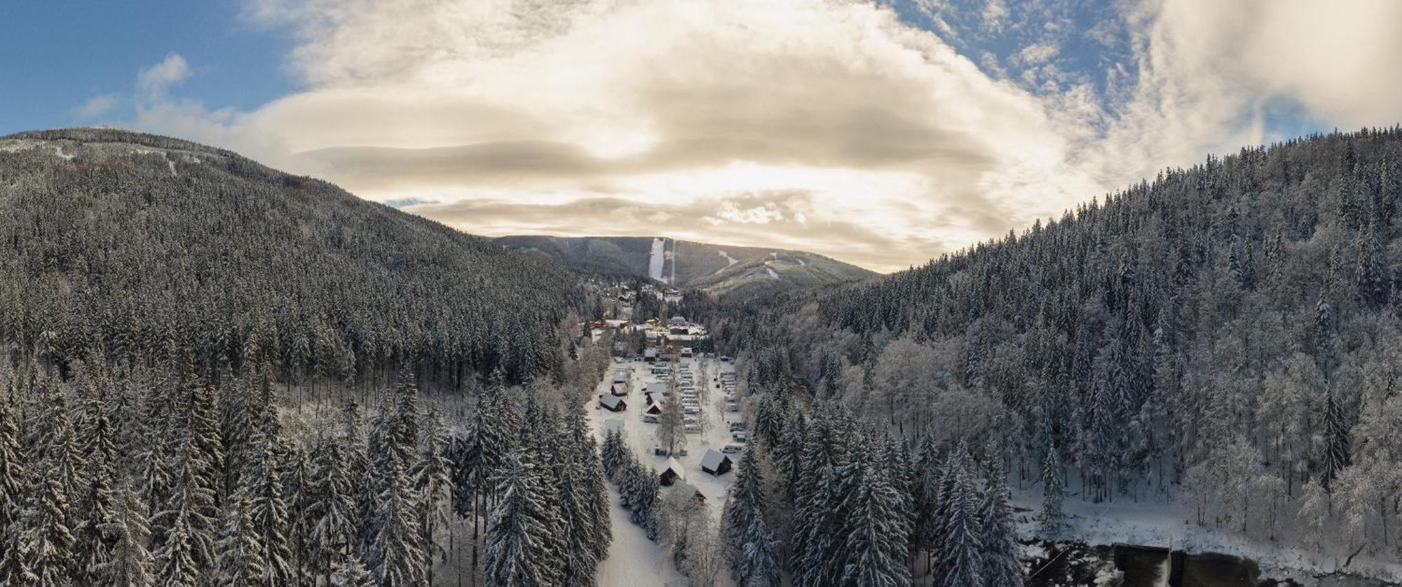 Chalets & Apartments - Base Camp Medvedin Špindlerŭv Mlýn Dış mekan fotoğraf